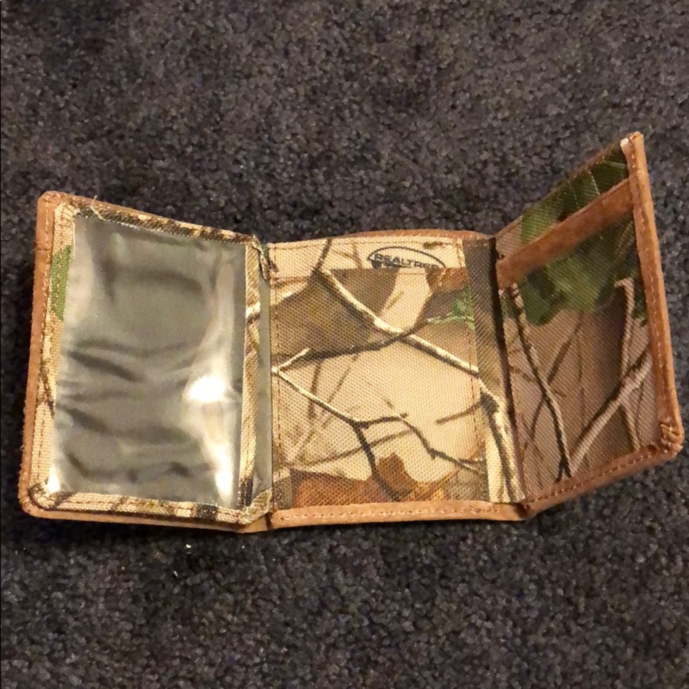 RealTree Wallet - Picture 2 of 4